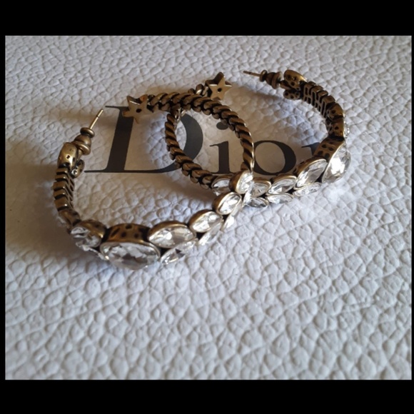 New🌟'19 Dio(R)evolution Crystal Hoop Earrings! - Picture 3 of 5